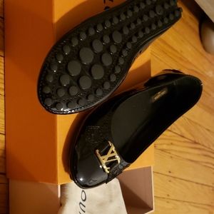 LOUIS VUITTON Patent Leather Flat size 39 (US 9)